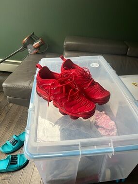 Nike Kids Red Lace-Up Foam Runner Sneakers